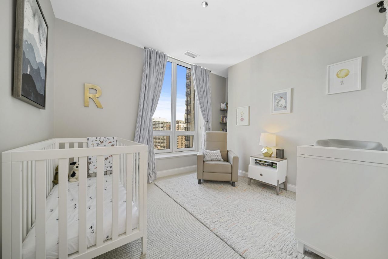 10 East Delaware Place Chicago IL 60611