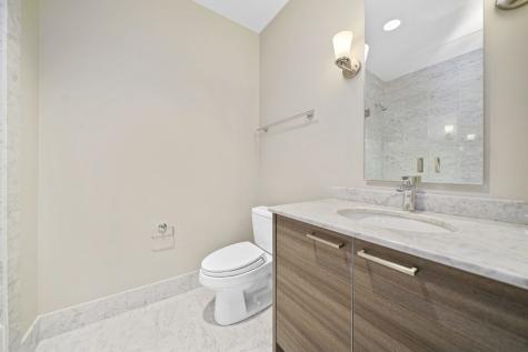 10 East Delaware Place Chicago IL 60611