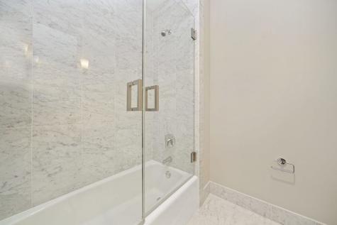 10 East Delaware Place Chicago IL 60611