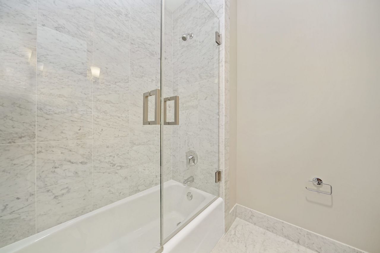 10 East Delaware Place Chicago IL 60611