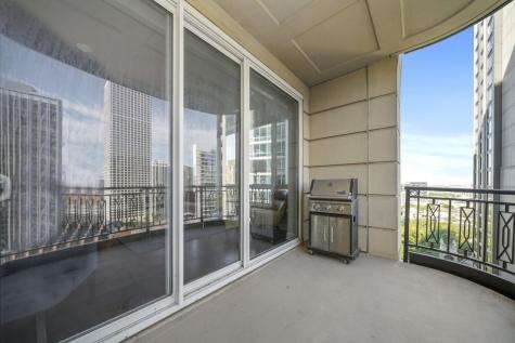 10 East Delaware Place Chicago IL 60611