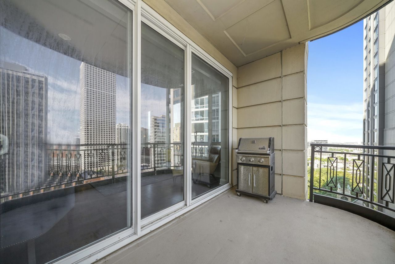 10 East Delaware Place Chicago IL 60611