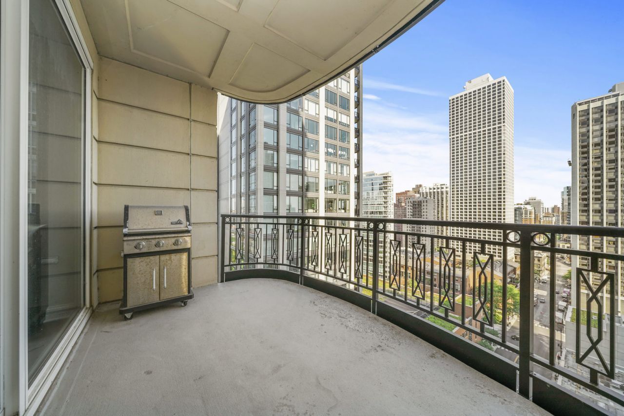 10 East Delaware Place Chicago IL 60611
