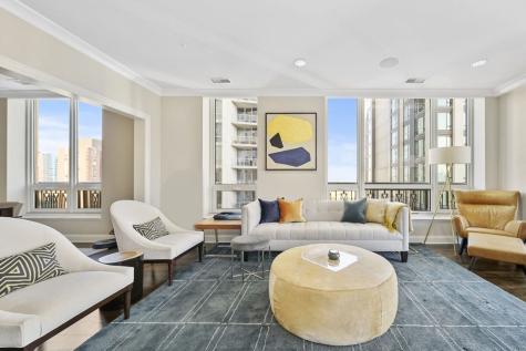 10 East Delaware Place Chicago IL 60611