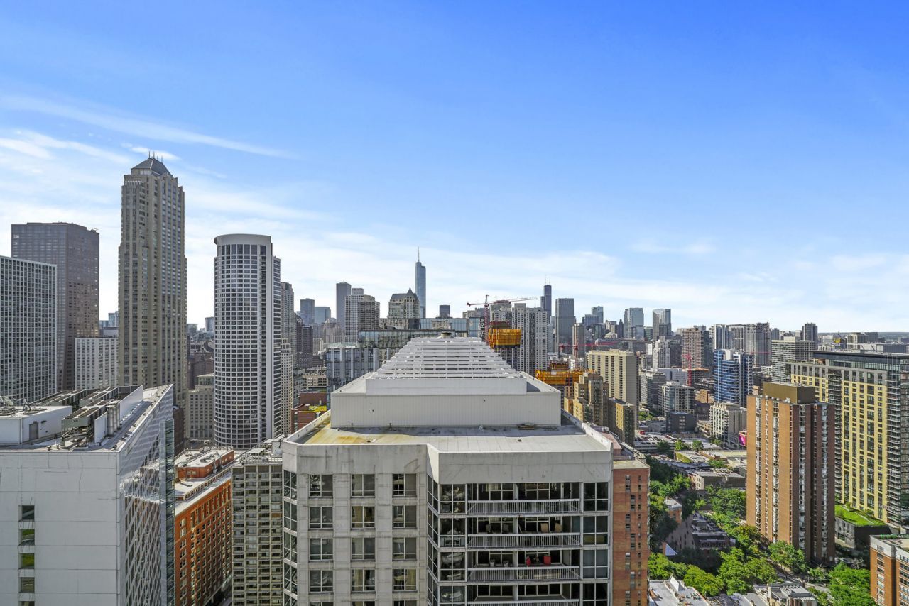 10 East Delaware Place Chicago IL 60611