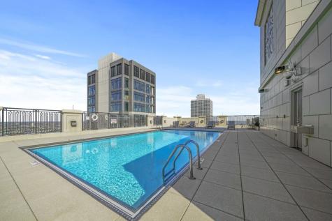10 East Delaware Place Chicago IL 60611