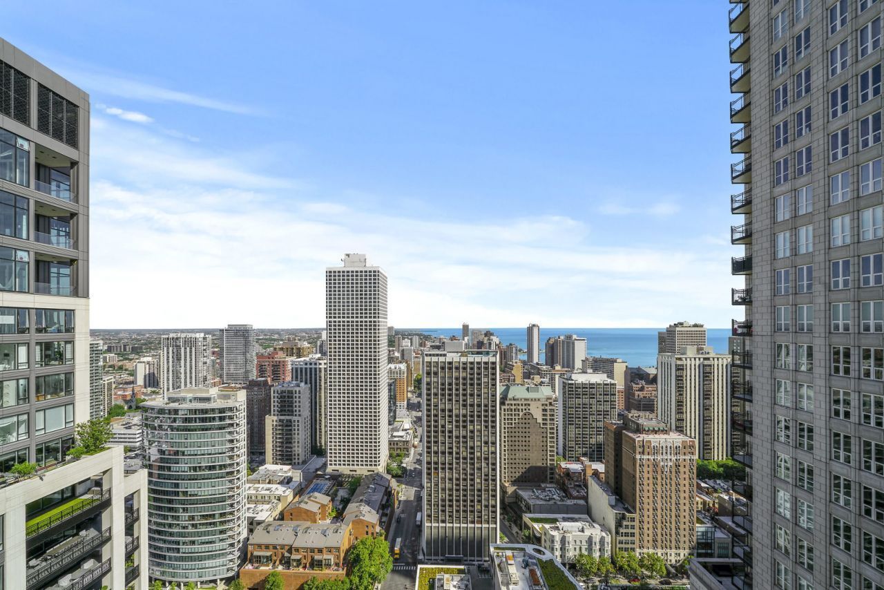 10 East Delaware Place Chicago IL 60611