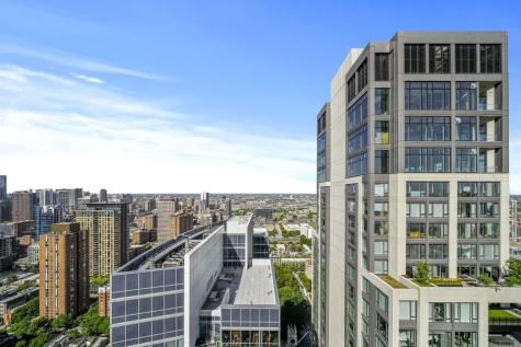 10 East Delaware Place Chicago IL 60611