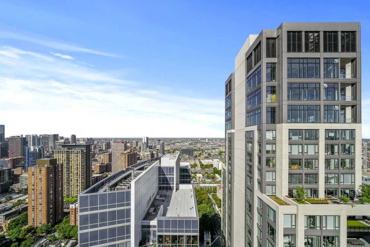 10 East Delaware Place Chicago IL 60611
