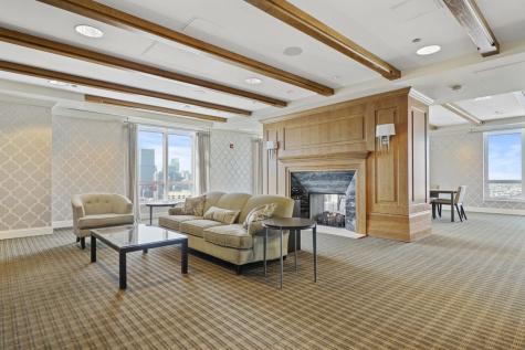 10 East Delaware Place Chicago IL 60611
