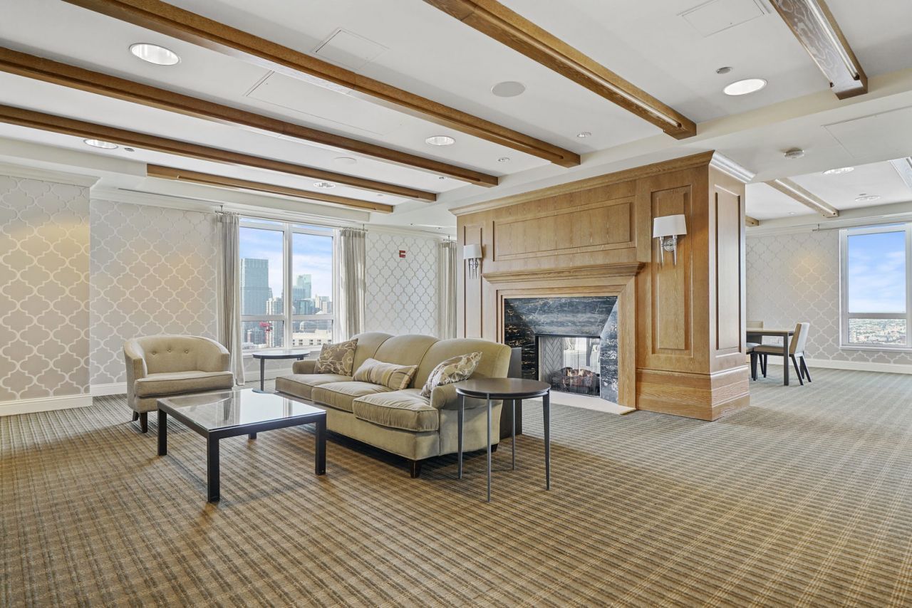 10 East Delaware Place Chicago IL 60611