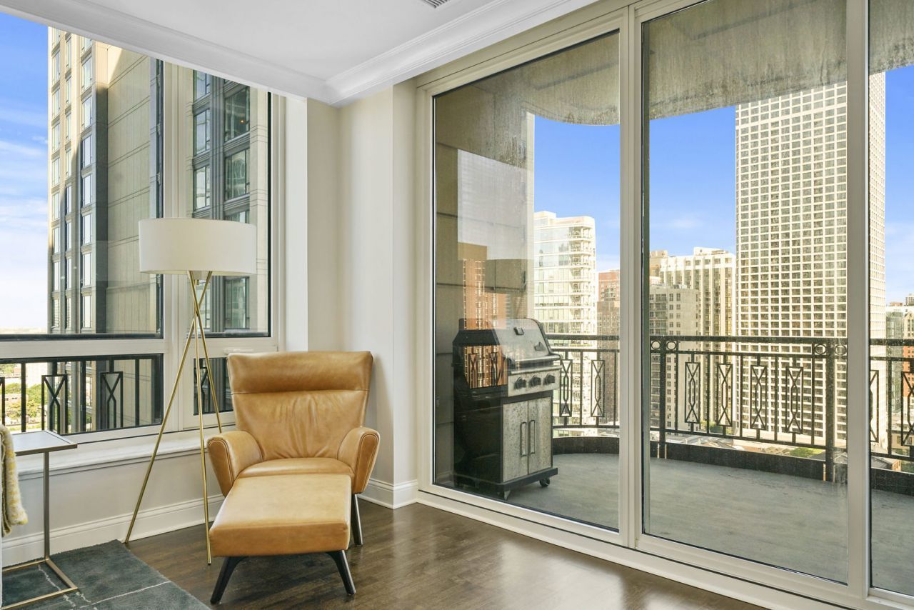 10 East Delaware Place Chicago IL 60611