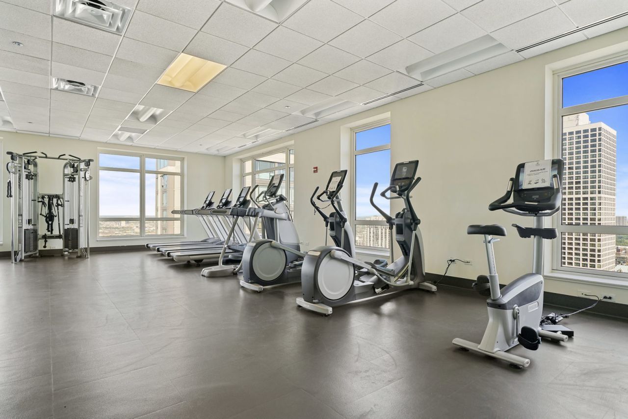 10 East Delaware Place Chicago IL 60611