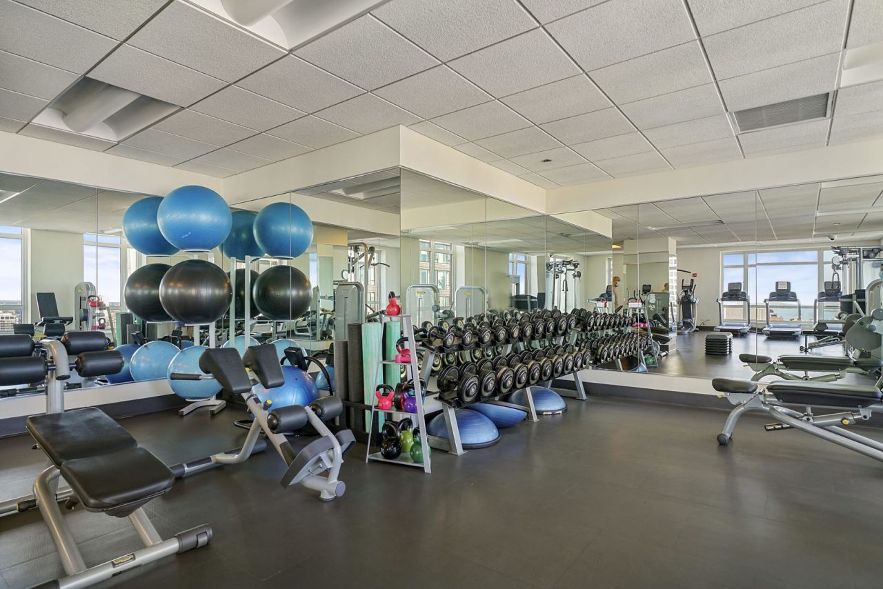 10 East Delaware Place Chicago IL 60611