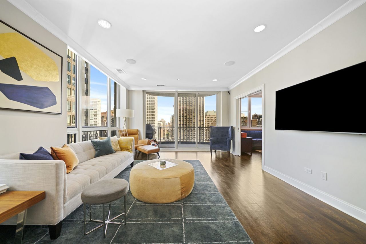 10 East Delaware Place Chicago IL 60611