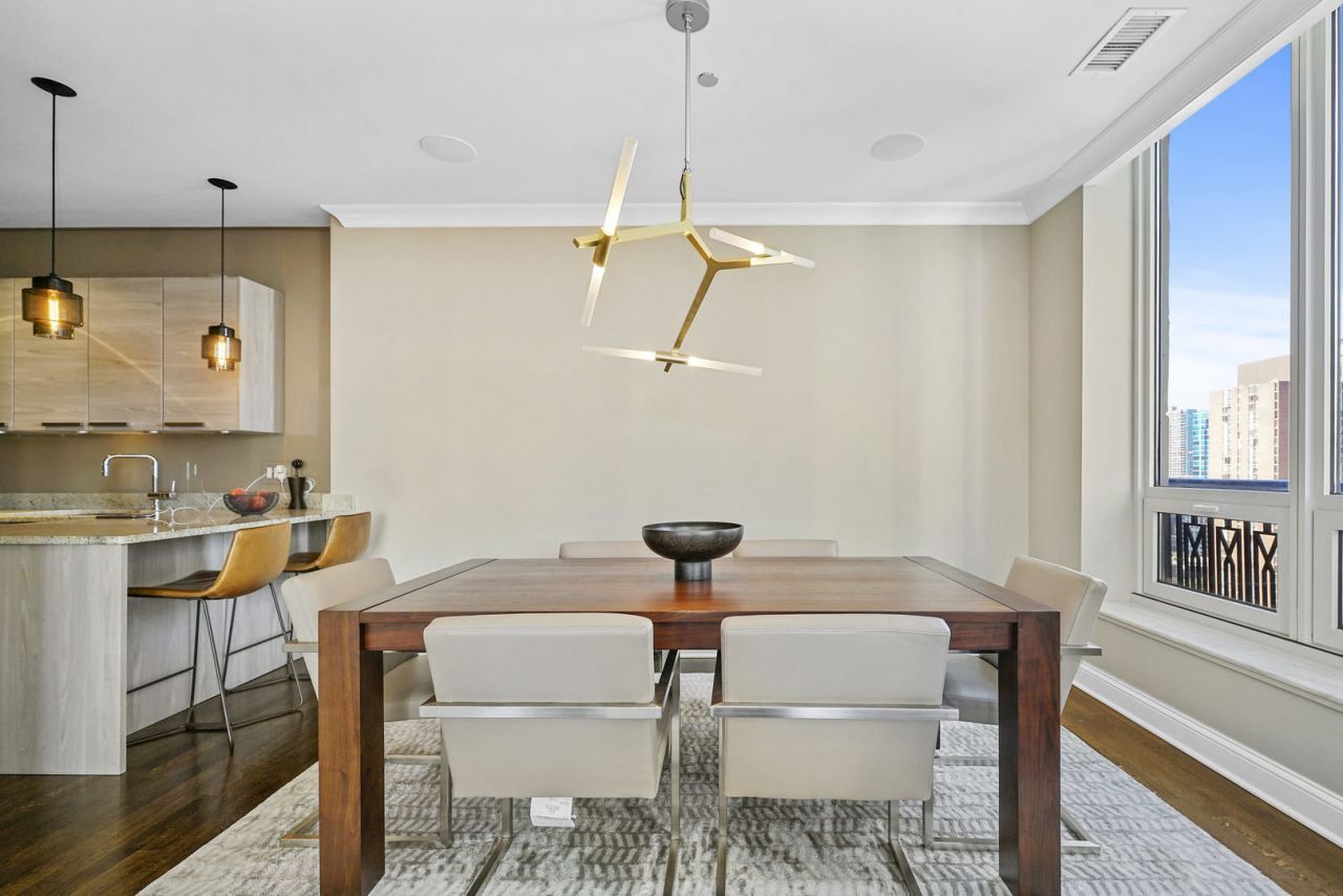 10 East Delaware Place Chicago IL 60611