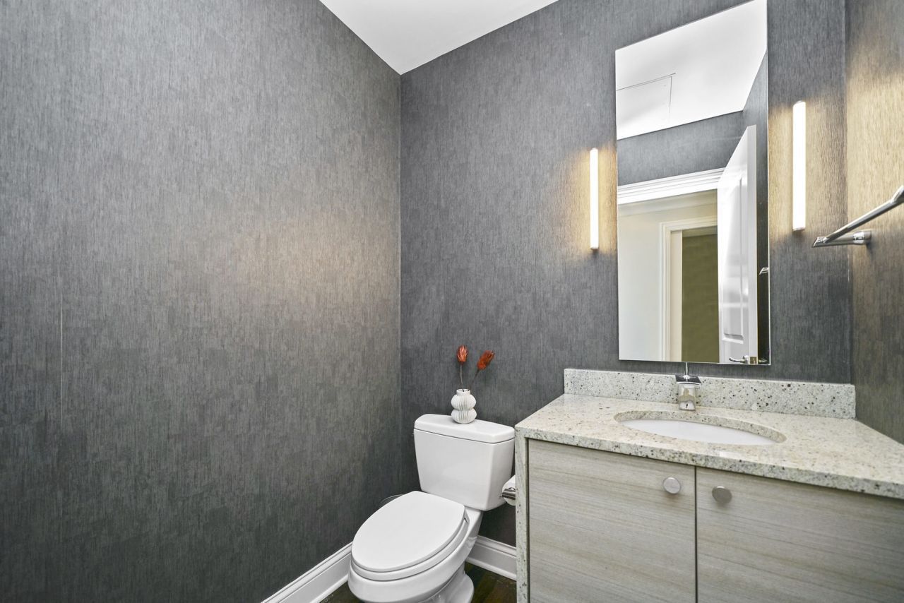 10 East Delaware Place Chicago IL 60611