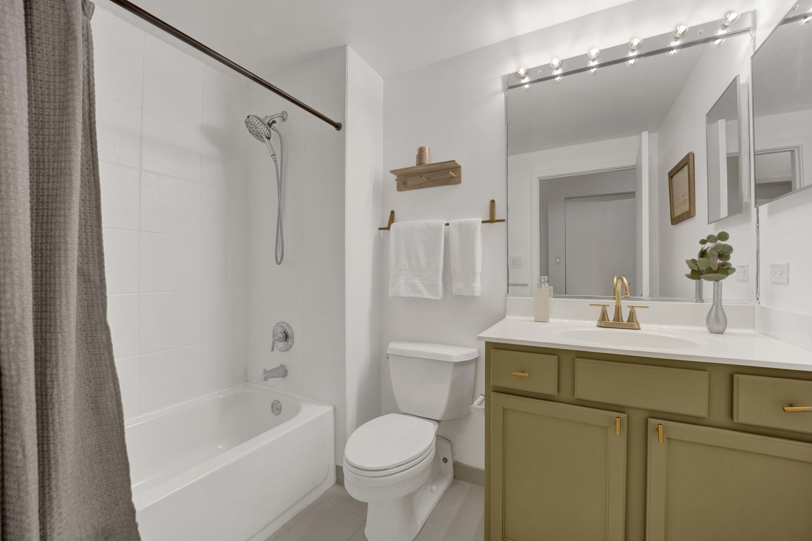 1033 West 14th Place Chicago IL 60608