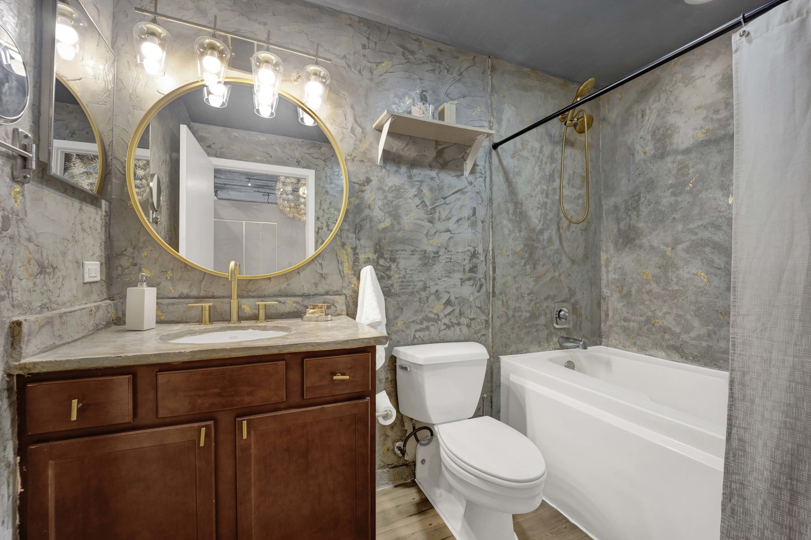 1033 West 14th Place Chicago IL 60608