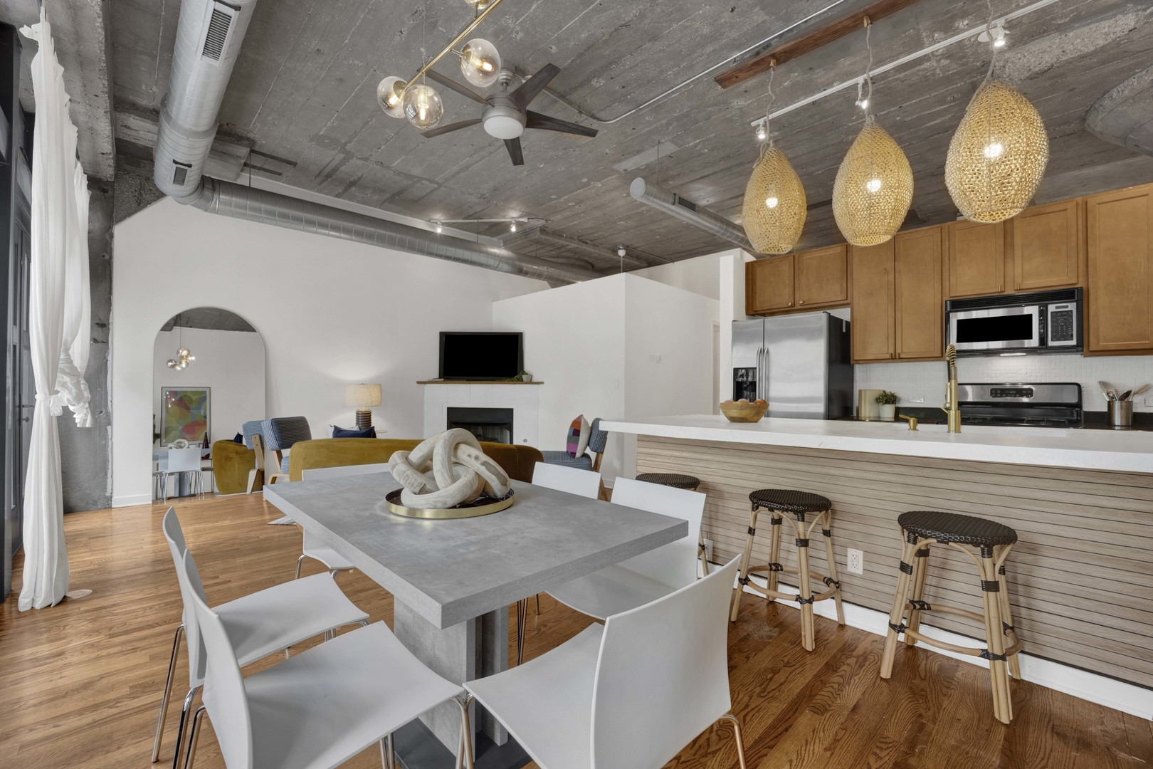 1033 West 14th Place Chicago IL 60608