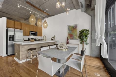 1033 West 14th Place Chicago IL 60608