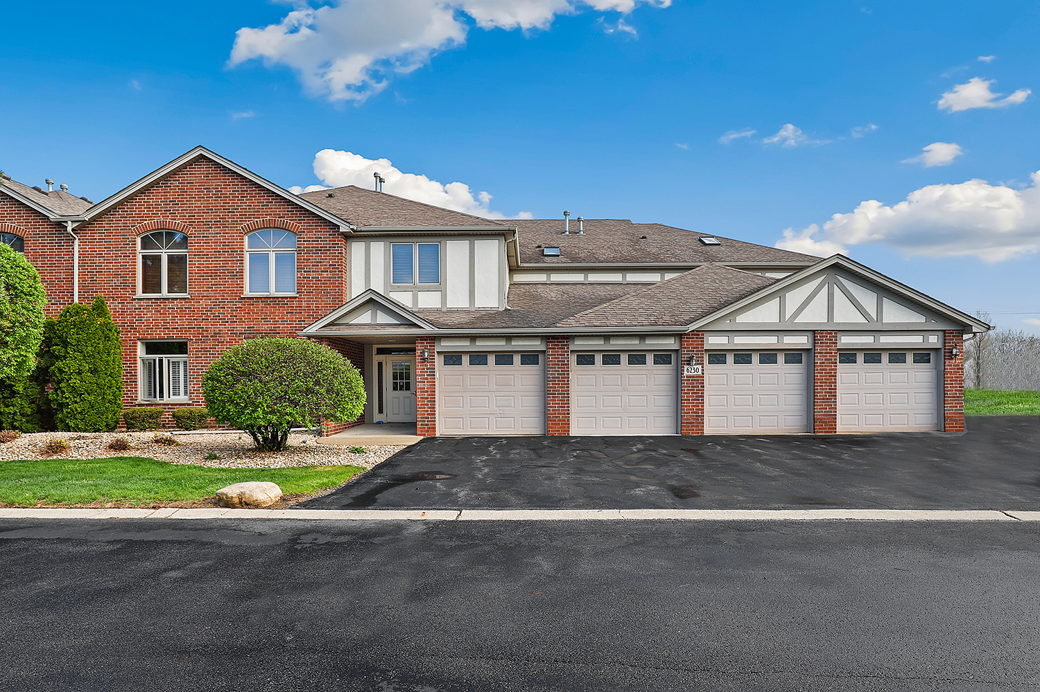 6230 Misty Pines Drive Tinley Park IL 60477