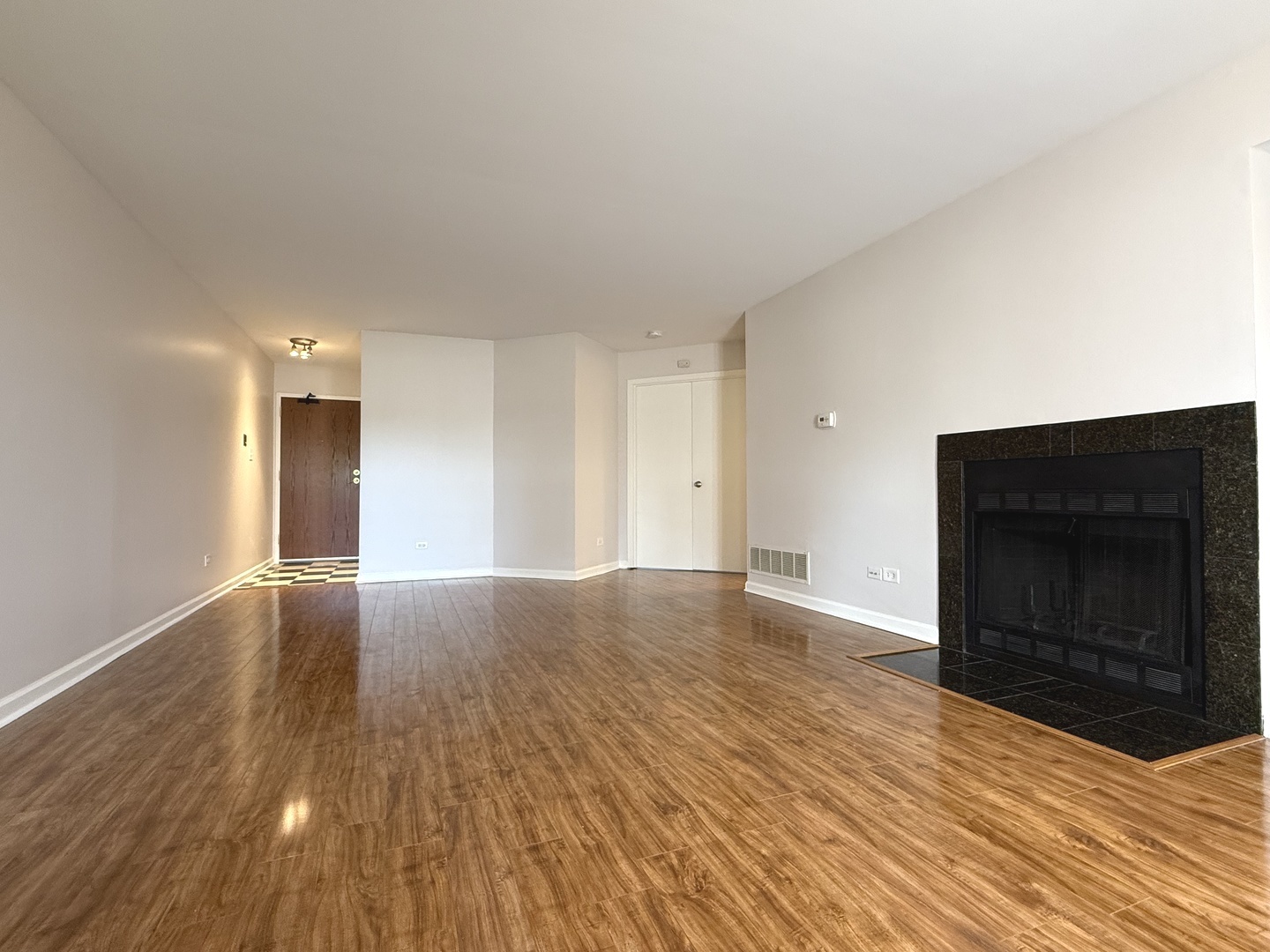 1757 Eastwood Court Schaumburg IL 60195
