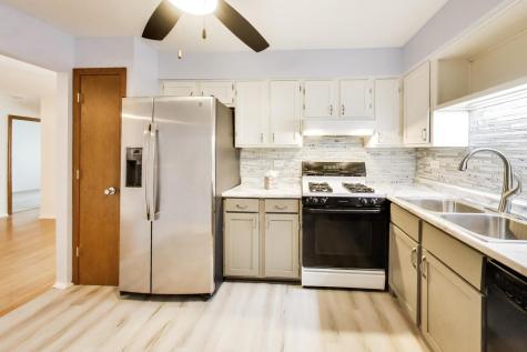 1425 Sandpebble Drive Wheeling IL 60090