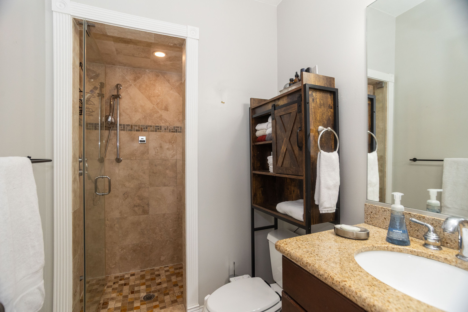 5206 North Winthrop Avenue Chicago IL 60640