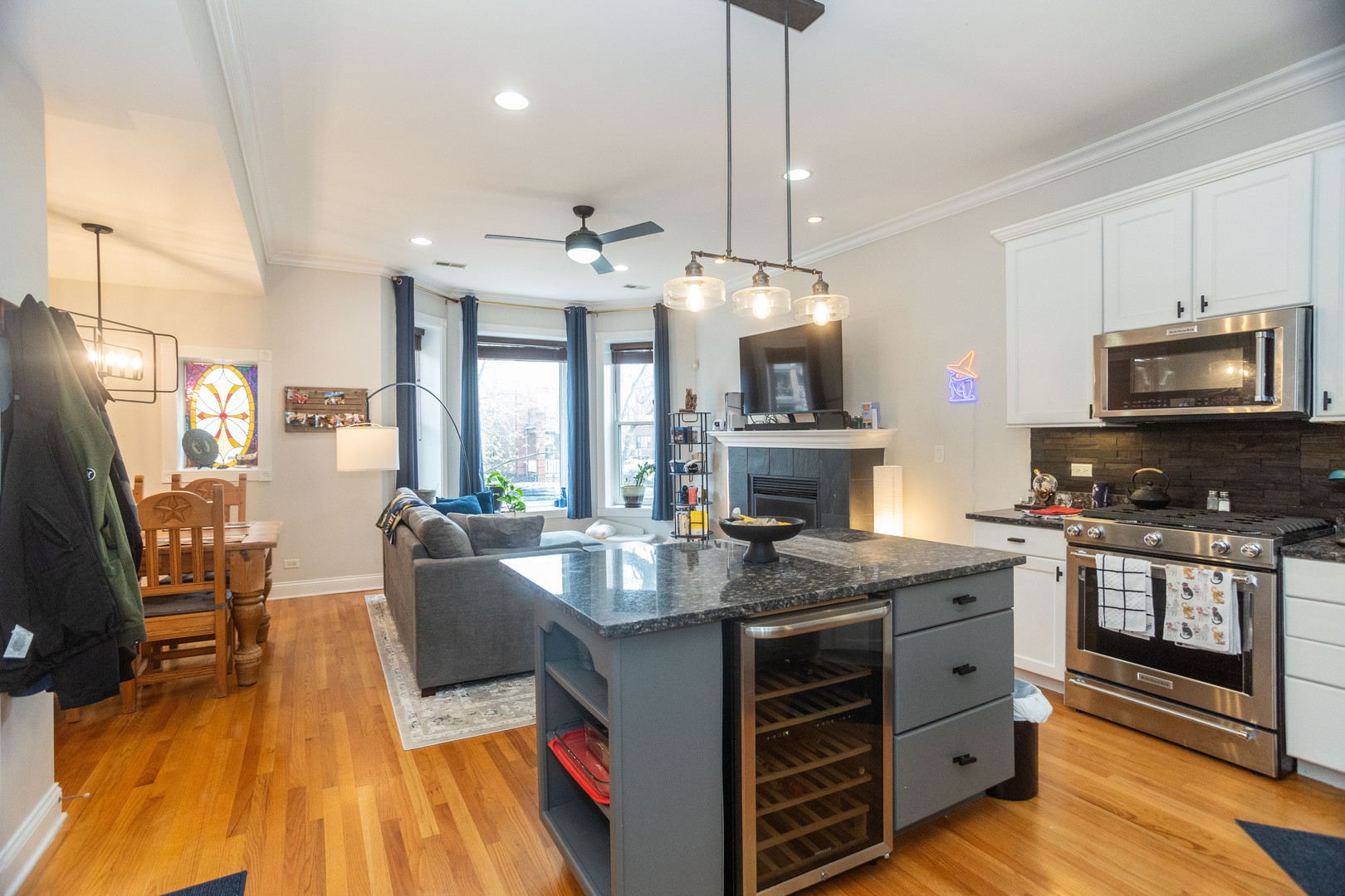 5206 North Winthrop Avenue Chicago IL 60640