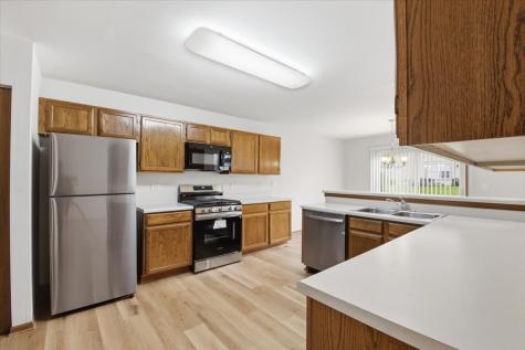 645 Lancaster Circle Elgin IL 60123