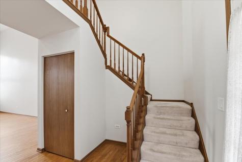645 Lancaster Circle Elgin IL 60123