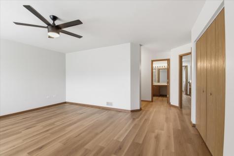 645 Lancaster Circle Elgin IL 60123