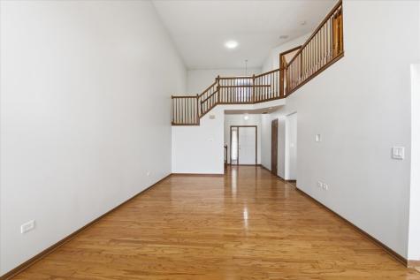 645 Lancaster Circle Elgin IL 60123