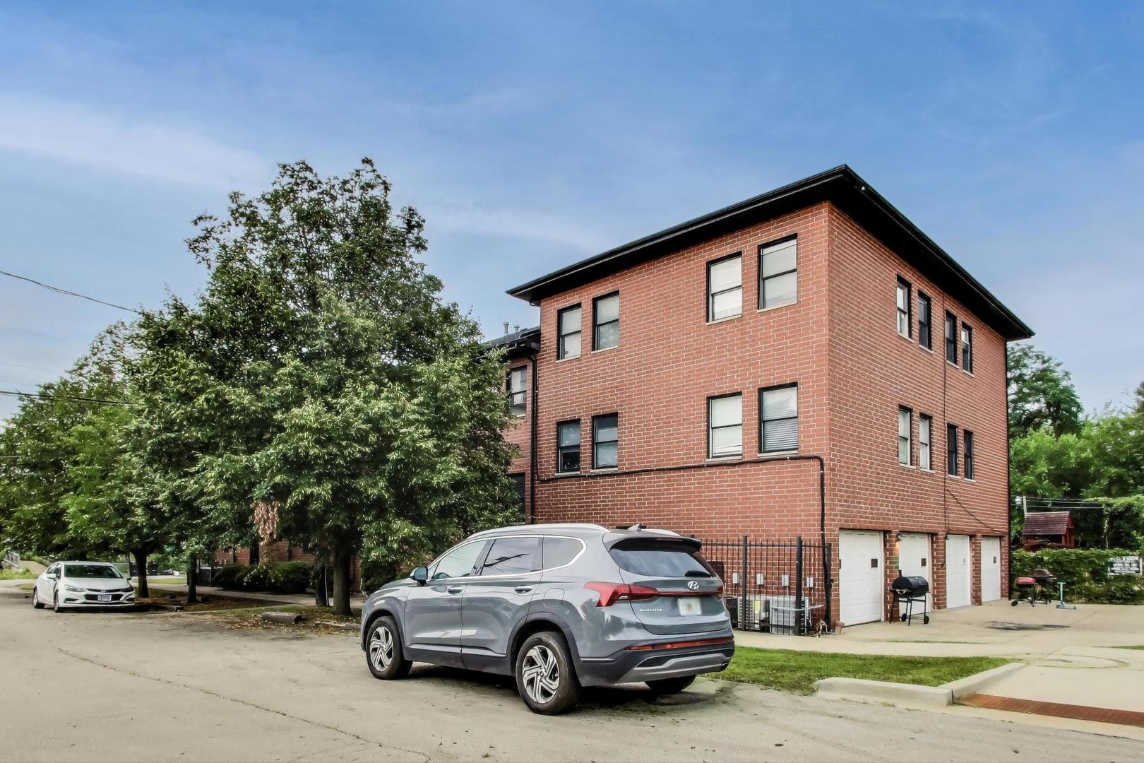 1431 West 108th Street Chicago IL 60643