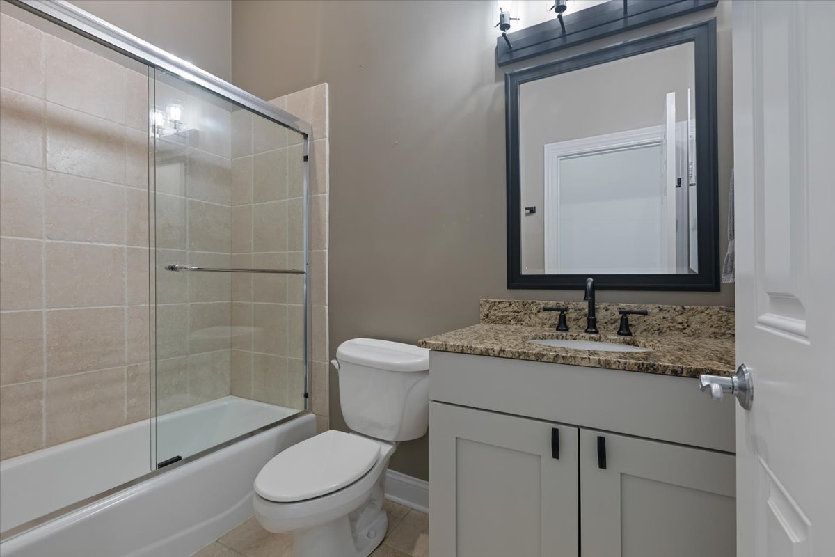 839 West Bradley Place Chicago IL 60613