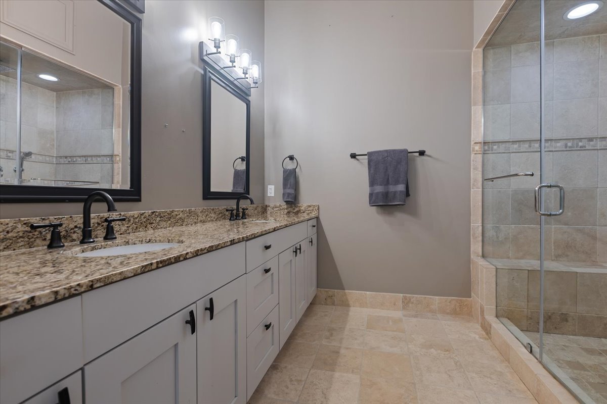 839 West Bradley Place Chicago IL 60613