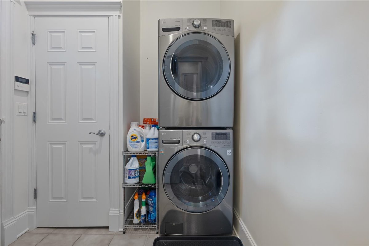 839 West Bradley Place Chicago IL 60613