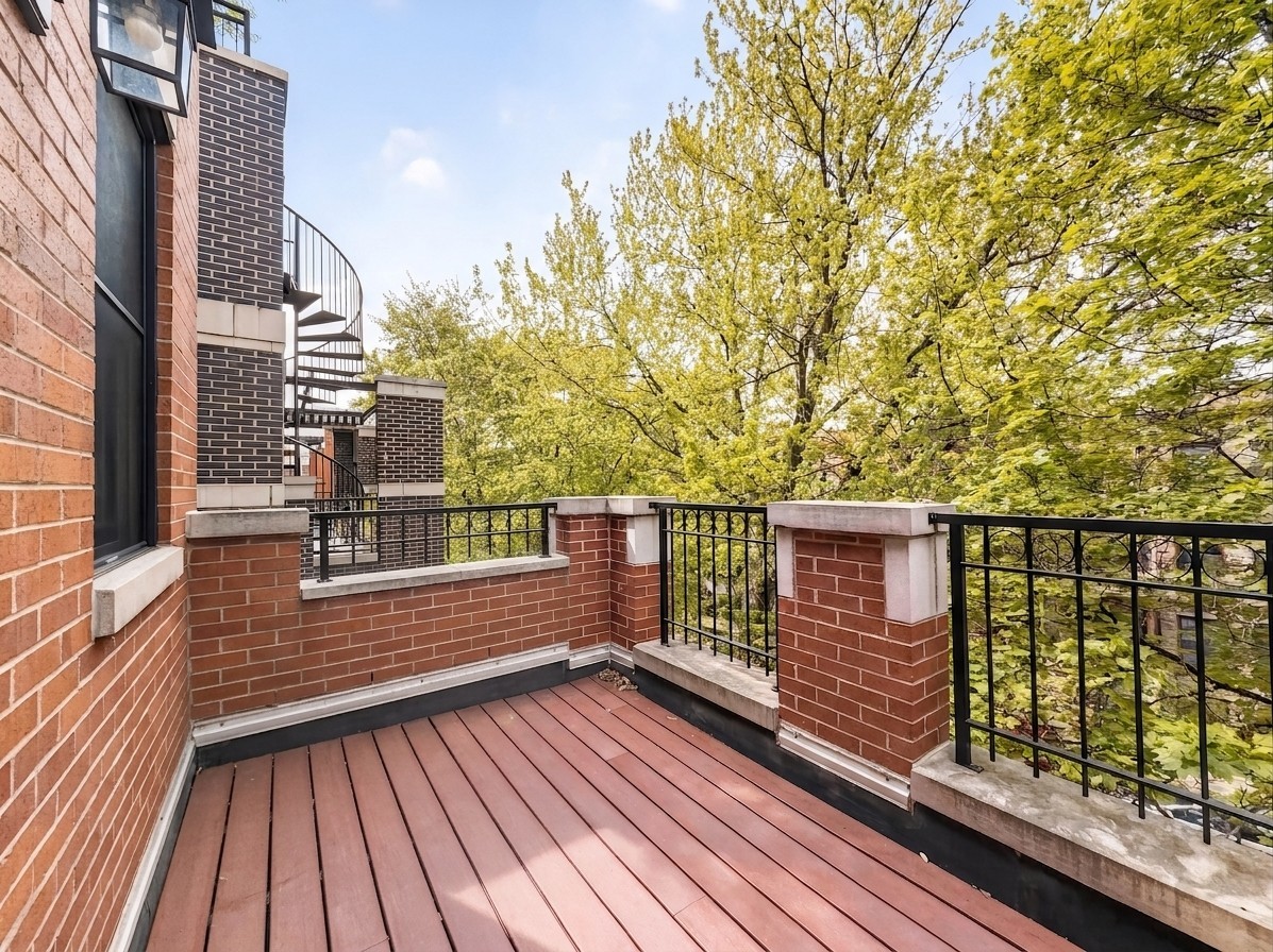 839 West Bradley Place Chicago IL 60613