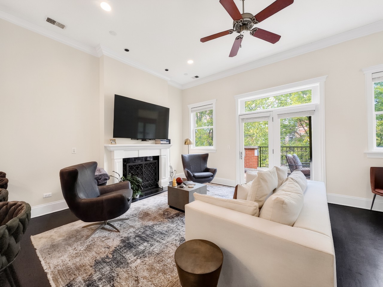 839 West Bradley Place Chicago IL 60613