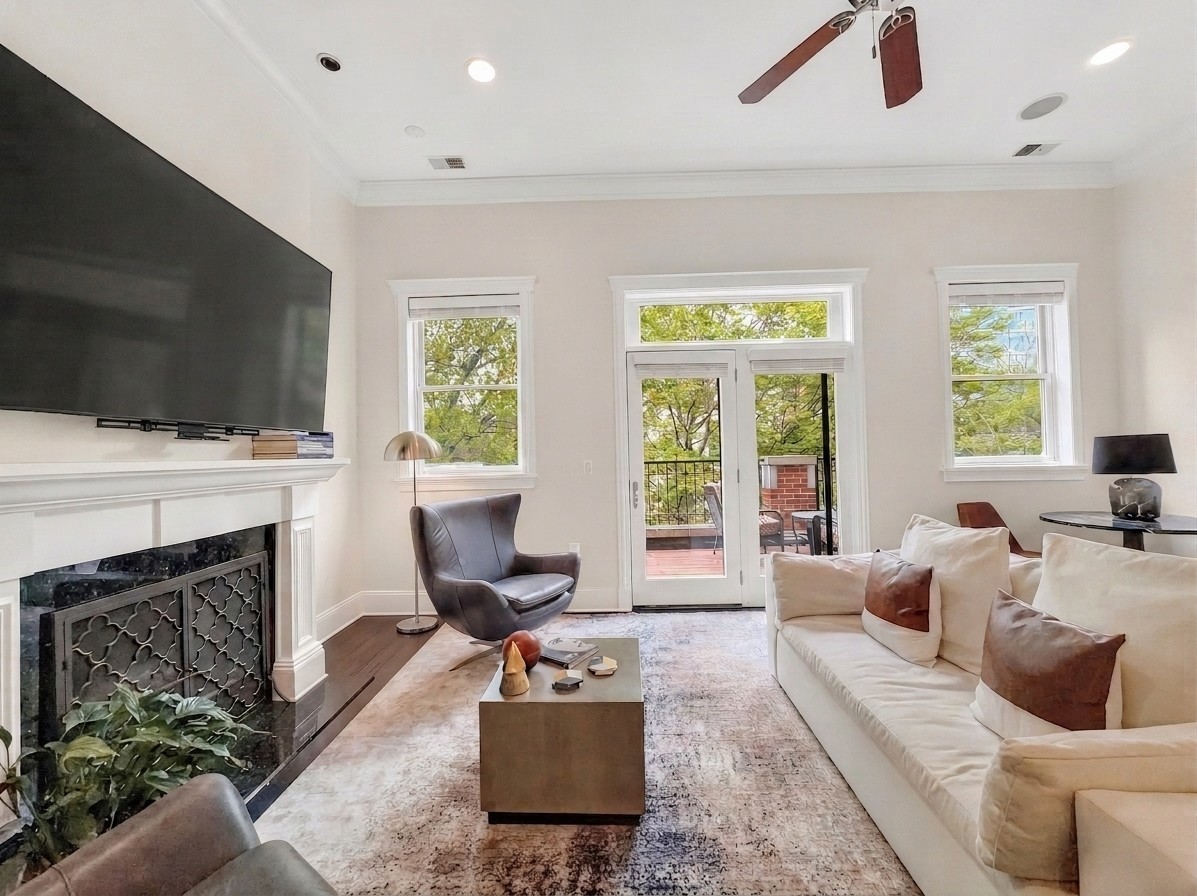 839 West Bradley Place Chicago IL 60613