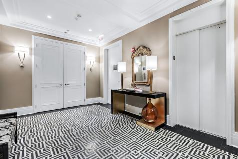 159 East Walton Place Chicago IL 60611