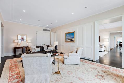 159 East Walton Place Chicago IL 60611