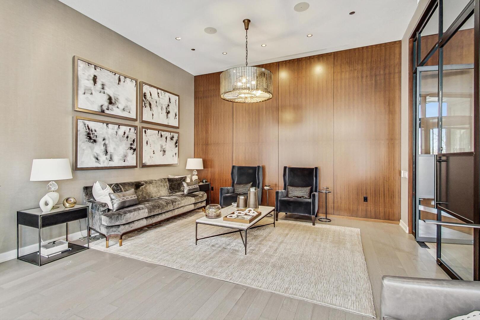 1550 North Clark Street Chicago IL 60610