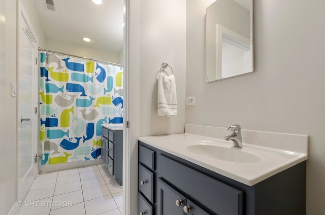 1931 North Damen Avenue Chicago IL 60647