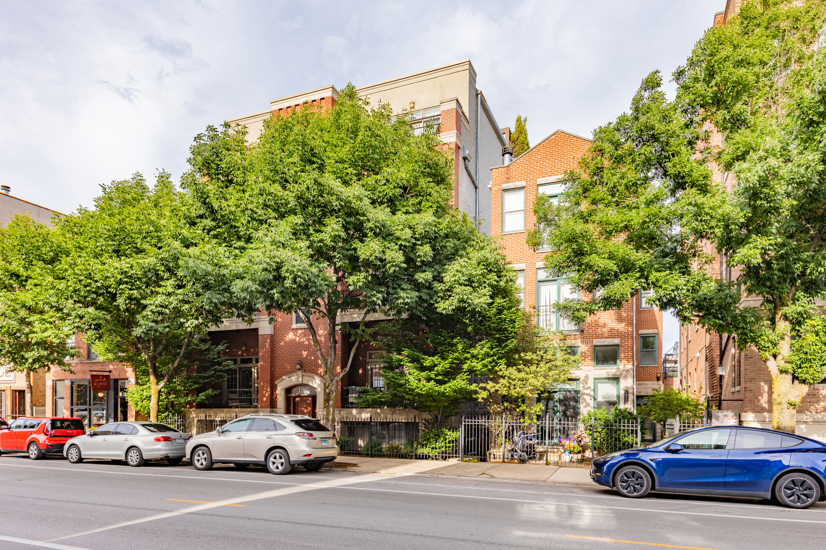 1931 North Damen Avenue Chicago IL 60647