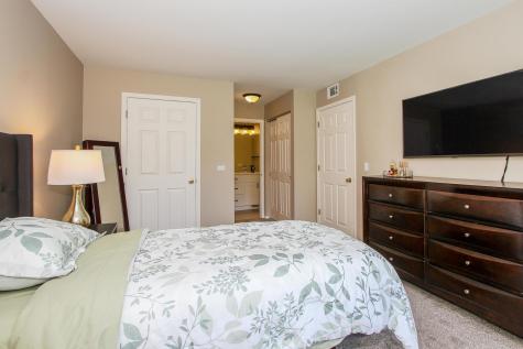 446 Cromwell Circle Bartlett IL 60103