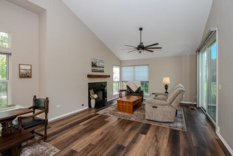 446 Cromwell Circle Bartlett IL 60103