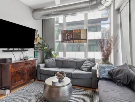 660 West Wayman Street Chicago IL 60661