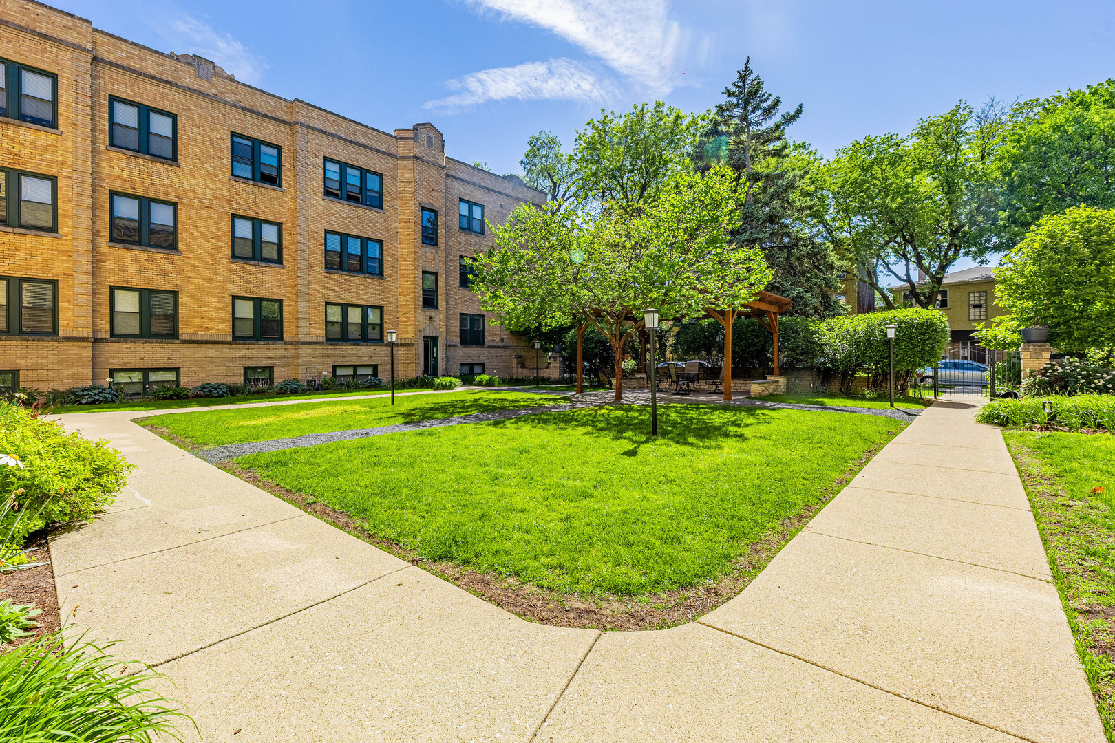 4035 North Mozart Street Chicago IL 60618